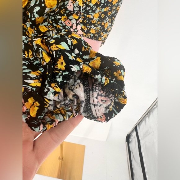 NWT BCBGeneration Floral Blouse - Picture 12 of 16